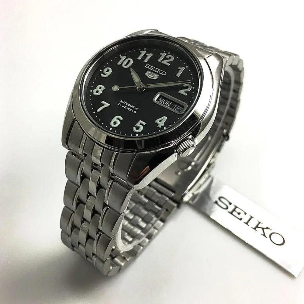 Seiko 5 Classic Men's 38mm Watch! New